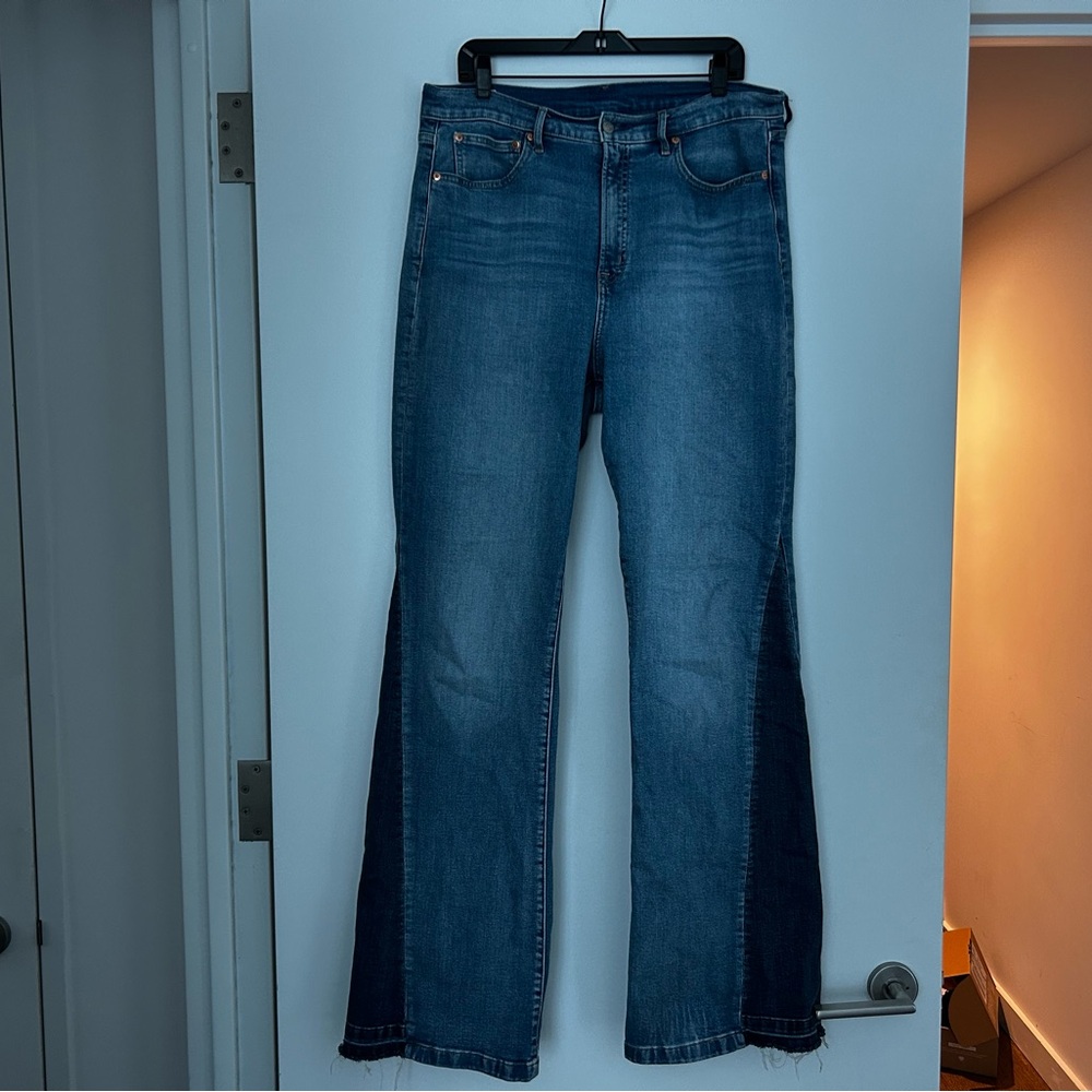GAP High Rise Patched '70s Flare Jeans 32T - Picture 5 of 7